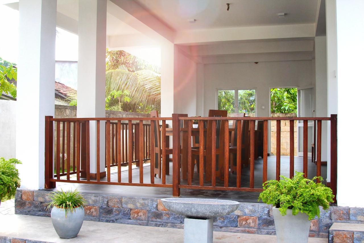 Himawari Beach Villa Matara Buitenkant foto